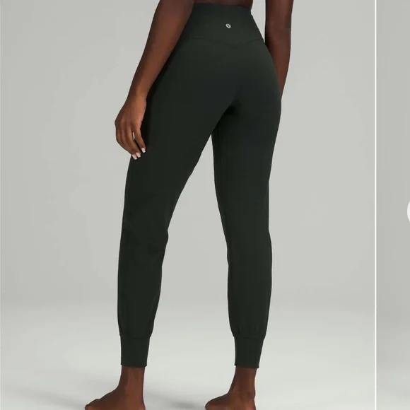 Lululemon Align High-Rise Joggers
Rainforest Green - Picture 2 of 4